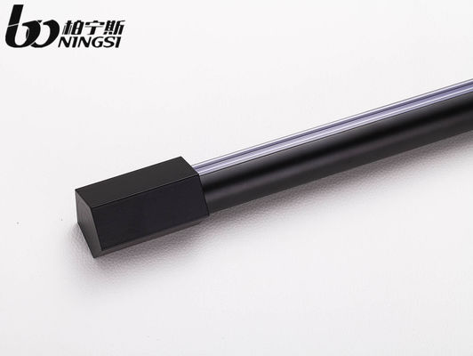 Un buen precio. La cortina negra poste del grueso 19m m del color 0.6m m termina forma cuadrada En línea