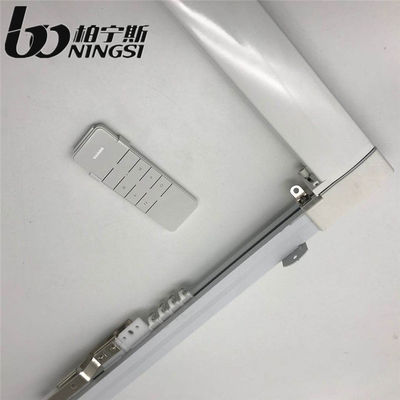 Un buen precio. Pista elegante estándar de la cortina del ALCANCE L600cm de la aleación de aluminio resistente En línea